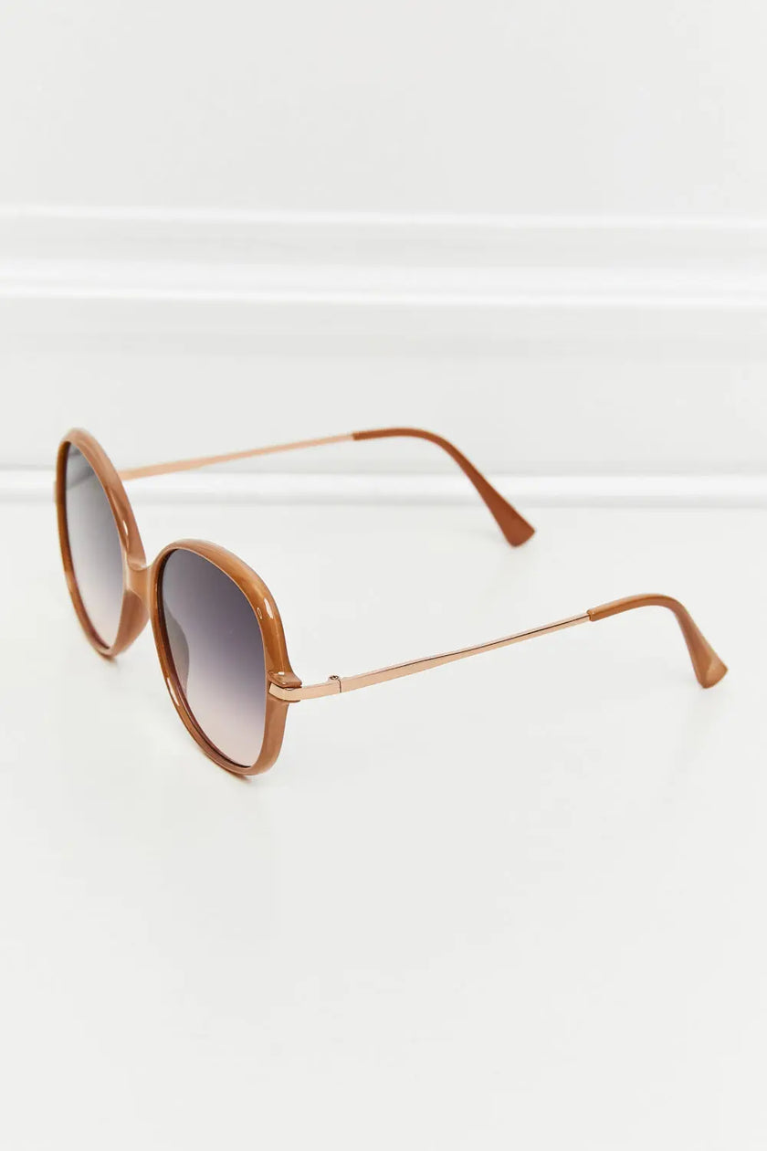 Metal-Plastic Hybrid Full Rim Sunglasses  Style Ratio