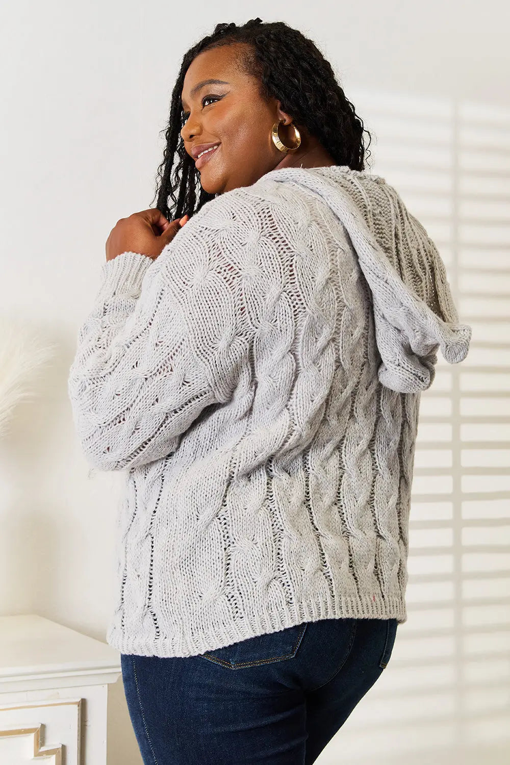 Woven Right Cable-Knit Hooded Sweater  Style Ratio