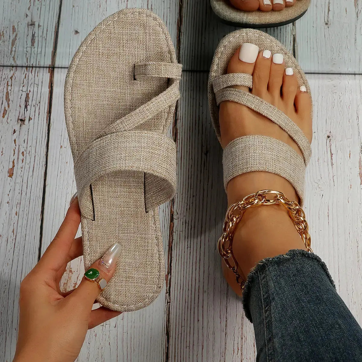 Toe Loop Sandals  Style Ratio