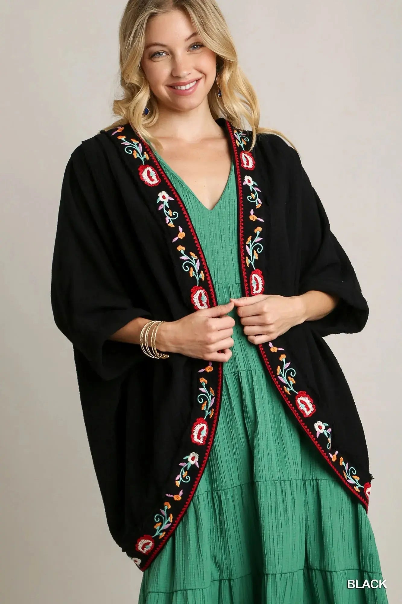 Umgee Embroidery Open Front Kimono with Pleated Shoulder Detail  Style Ratio