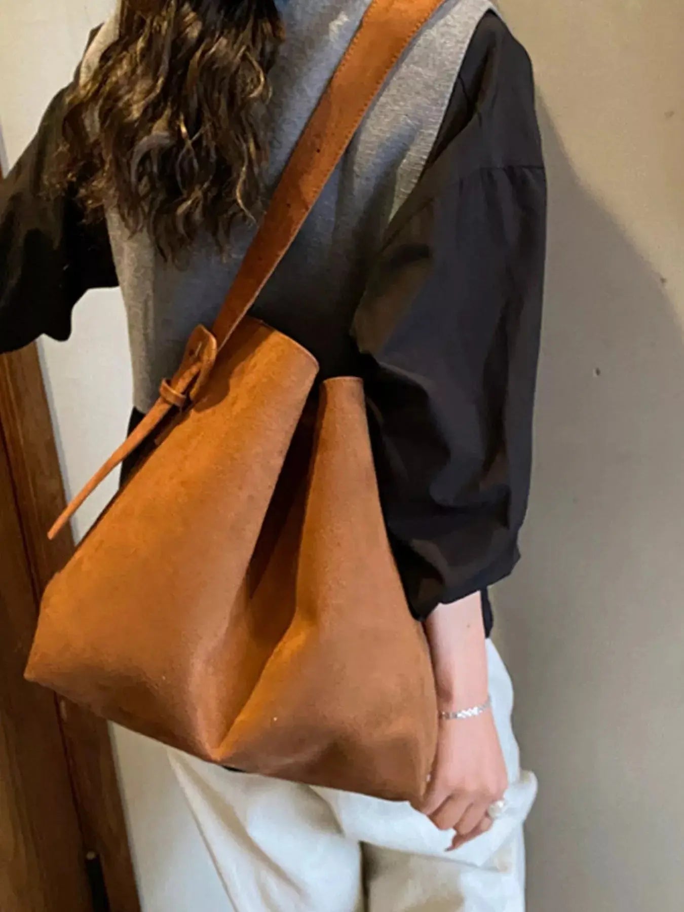 Buckle Adjustable Strap Tote Bag  Style Ratio