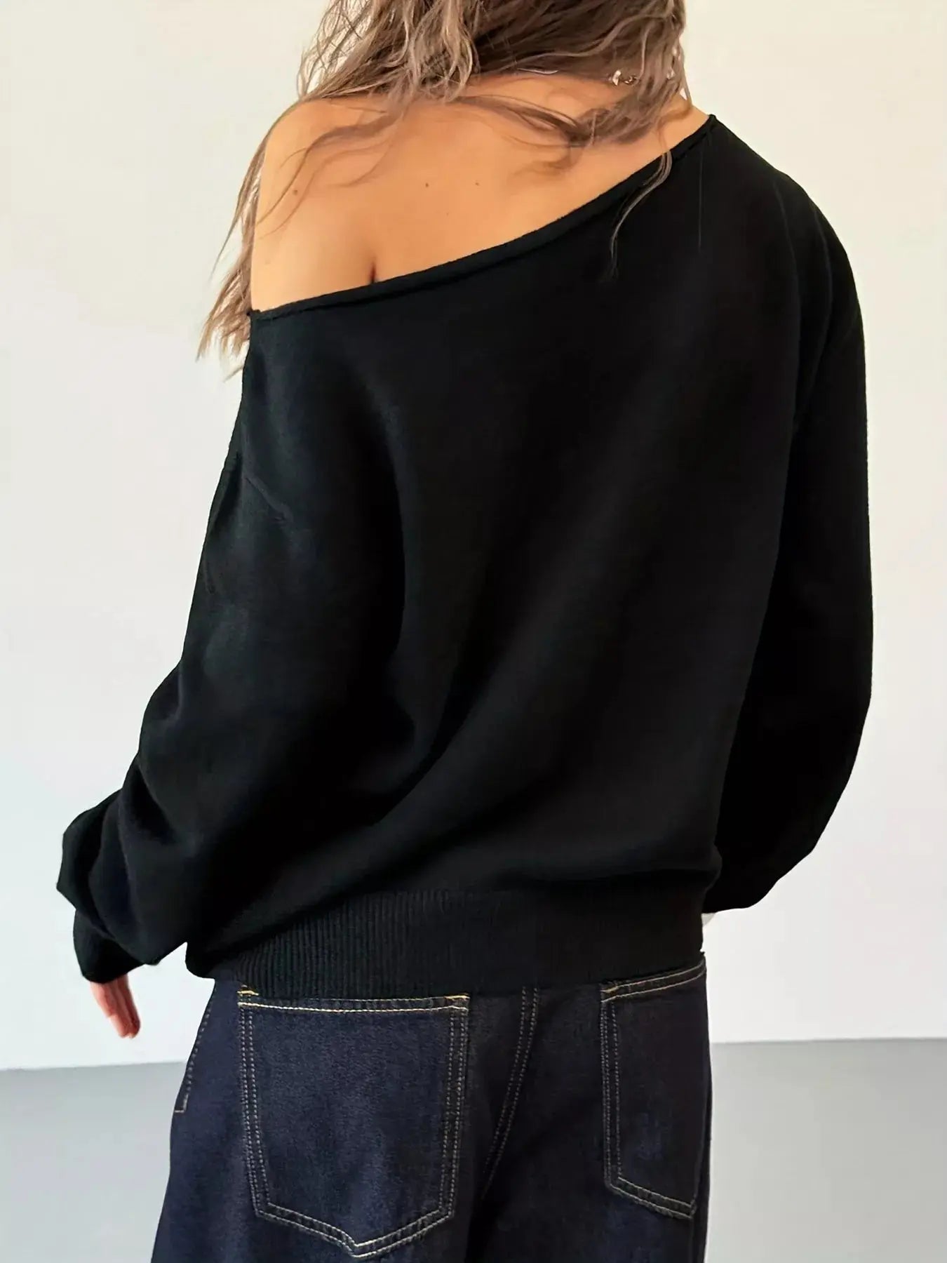 Studded Single Shoulder Knit Top  Style Ratio
