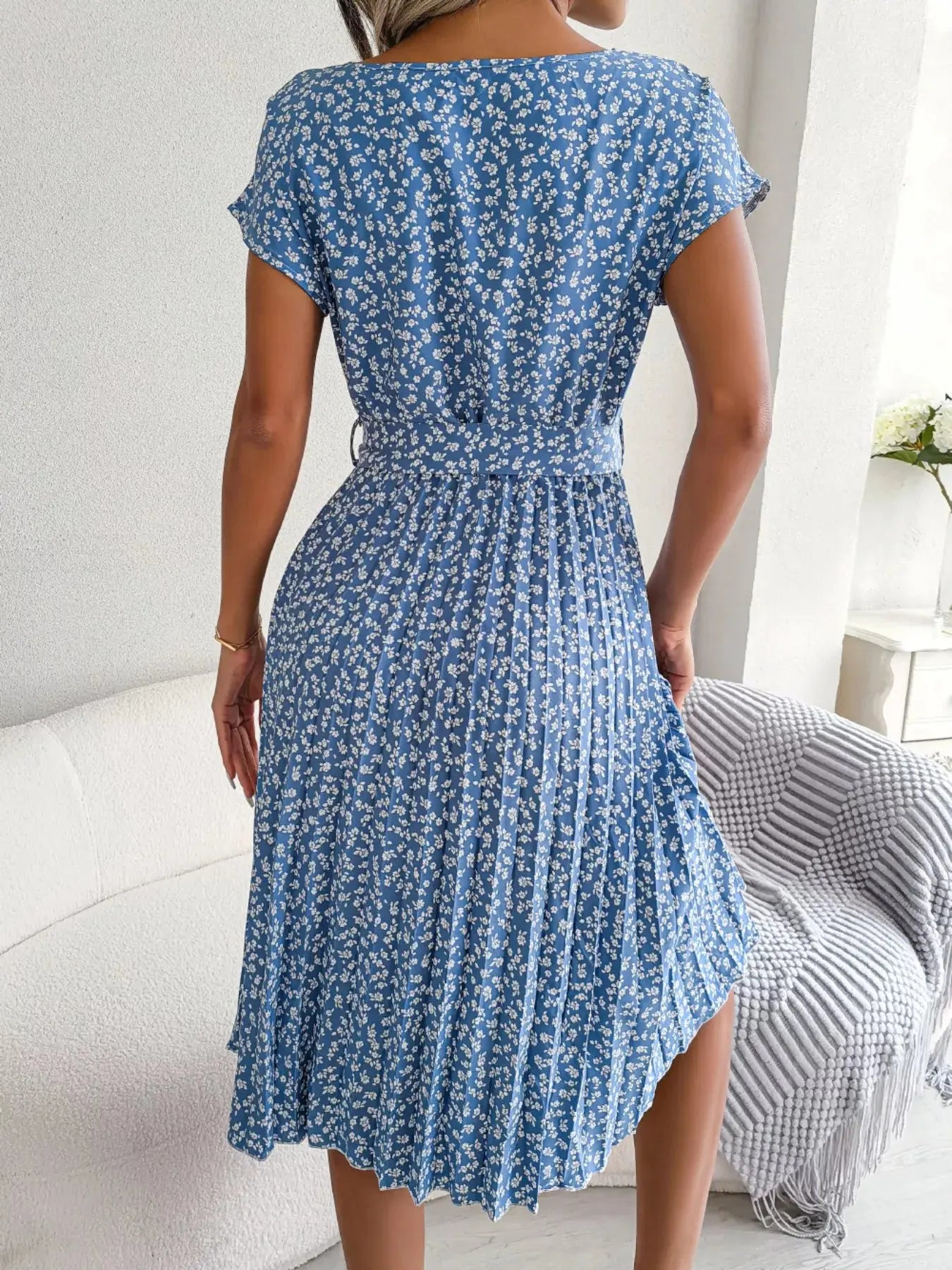 Floral Print Pleated Midi Dress with Belt  Style Ratio