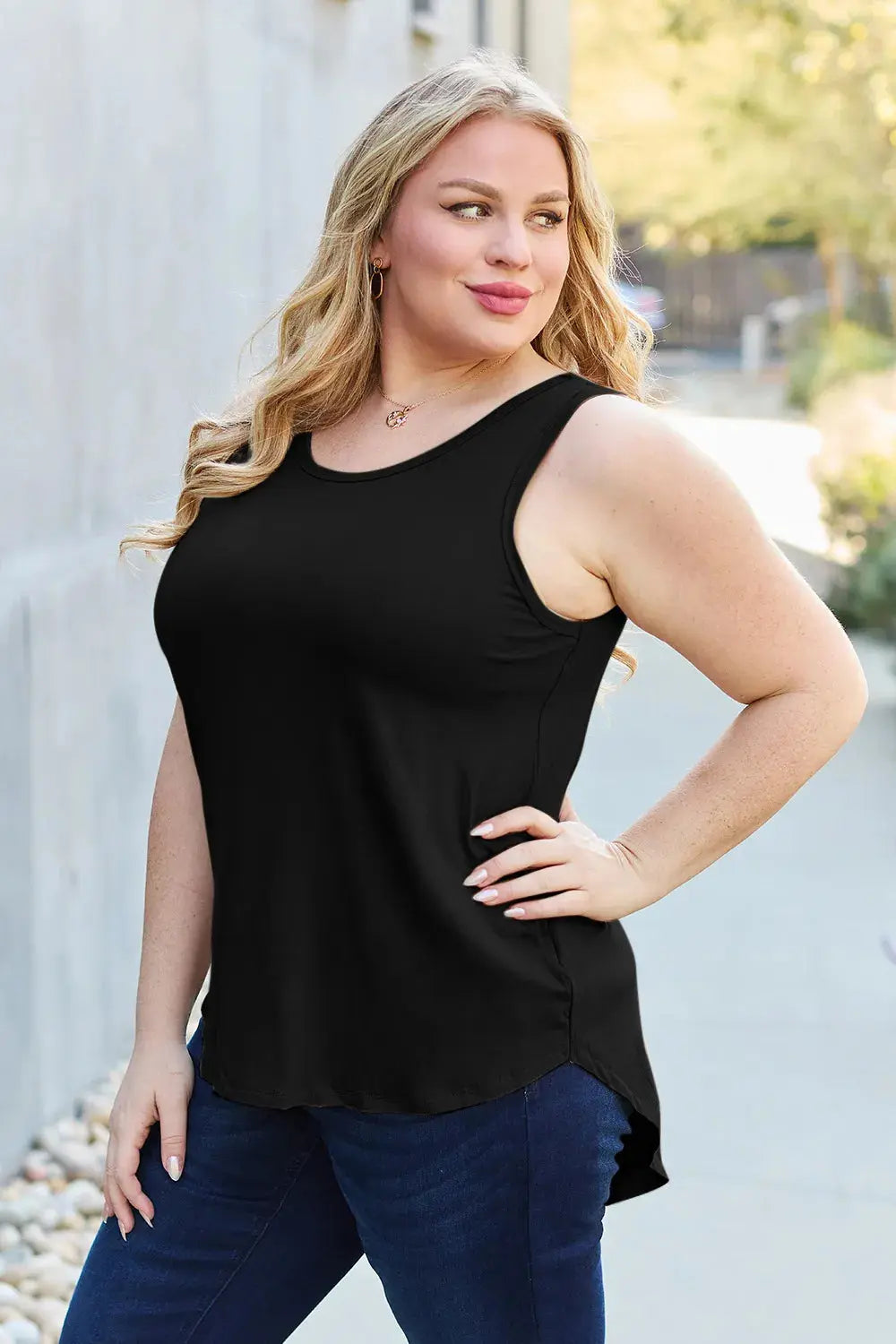 Basic Bae Full Size Round Neck Curved Hem Tank  Style Ratio