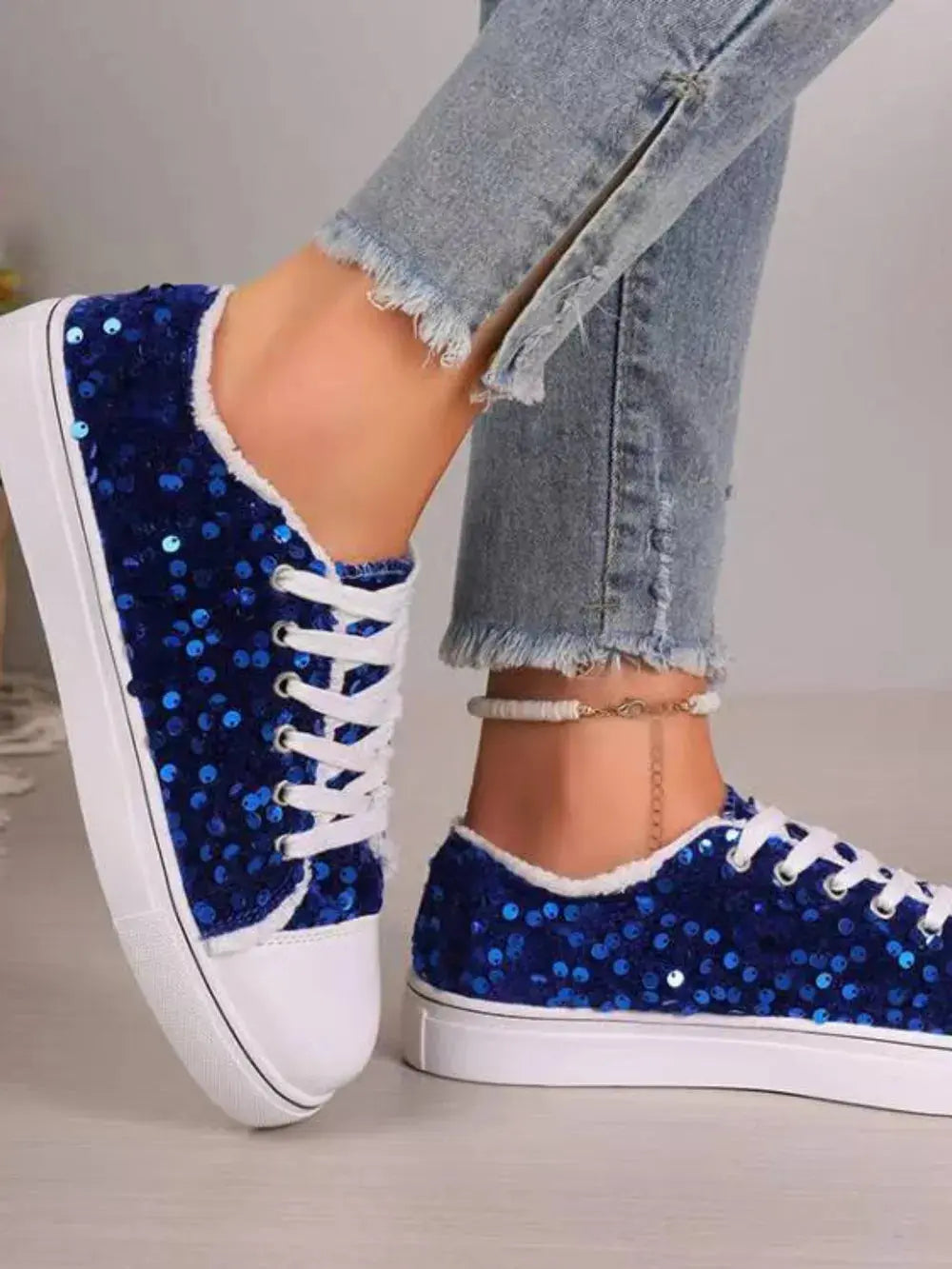 Sequin Round Toe Flat Sneakers  Style Ratio