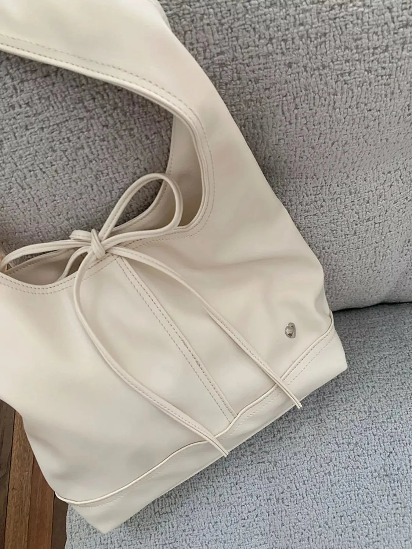 Leather Tied Shoulder Bag  Style Ratio