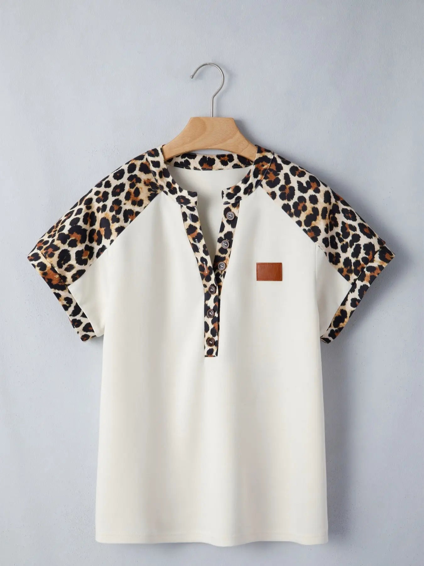 Leopard Print Raglan Short Sleeve Shirt  Style Ratio