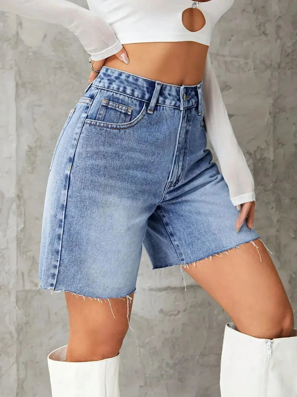 Frayed Hem Denim Shorts  Style Ratio