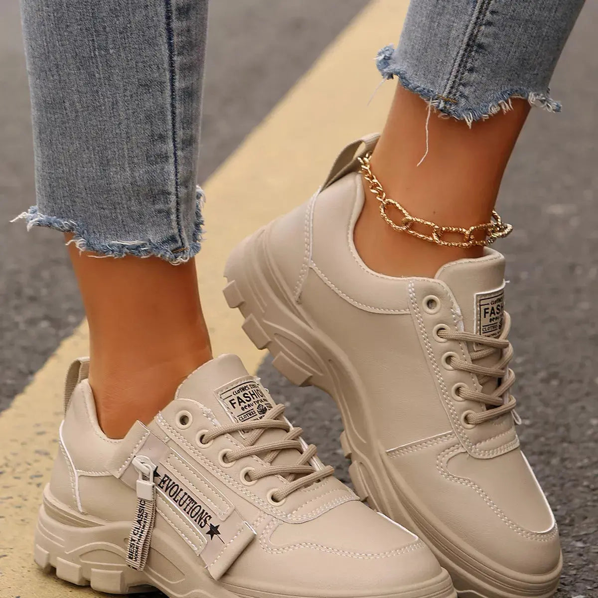 Lace Up Round Toe Athletic  Style Ratio