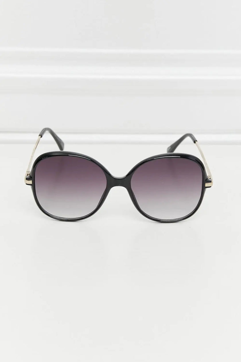 Metal-Plastic Hybrid Full Rim Sunglasses  Style Ratio