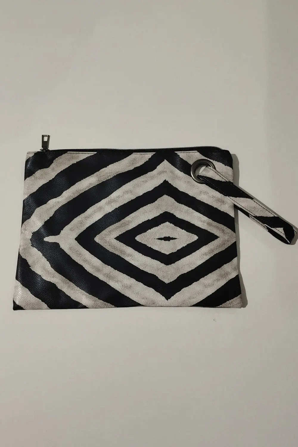 Carry Your Love Plaid Wristlet  Style Ratio