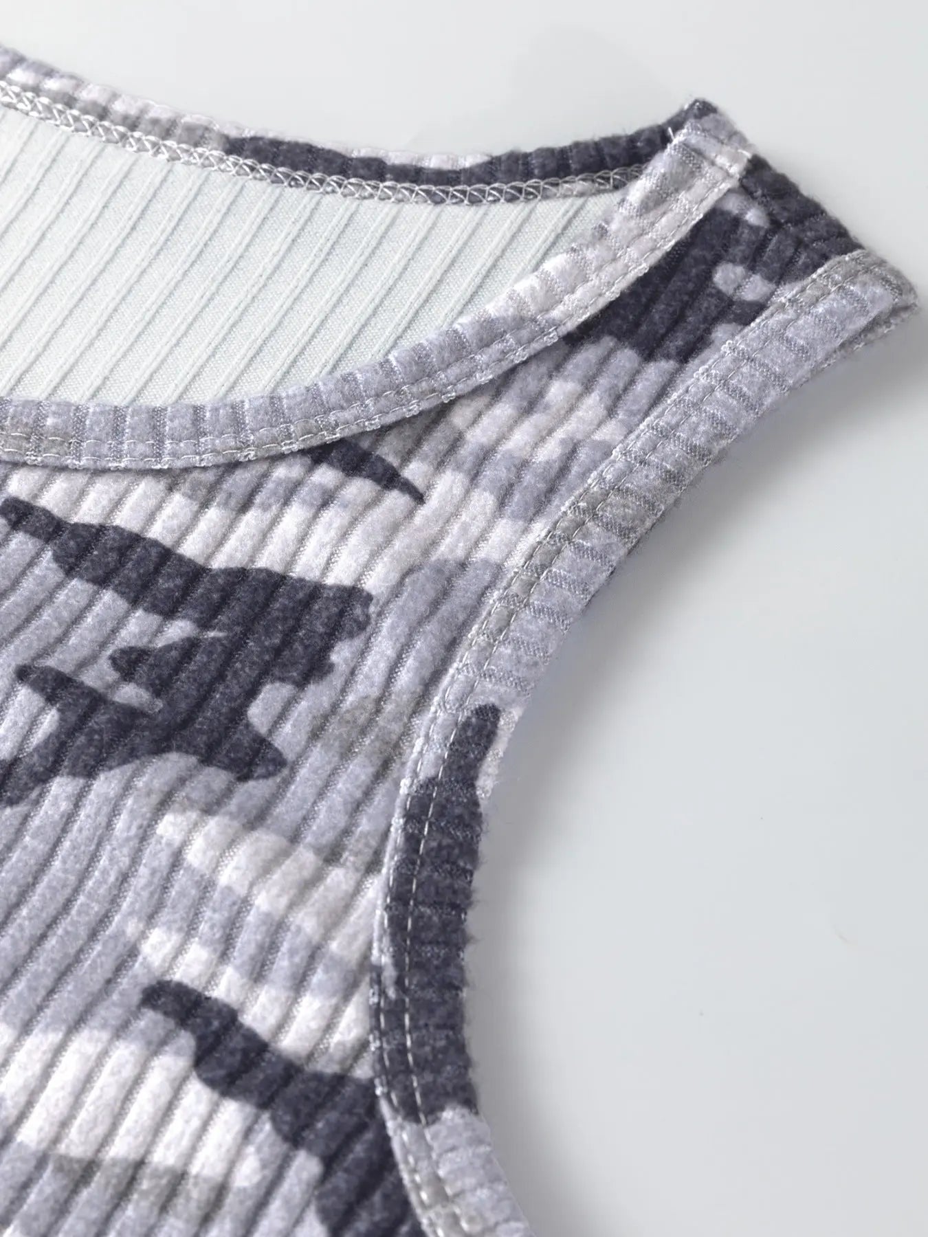 Camouflage Print Ribbed Knit Round Neck Tank Top  Style Ratio