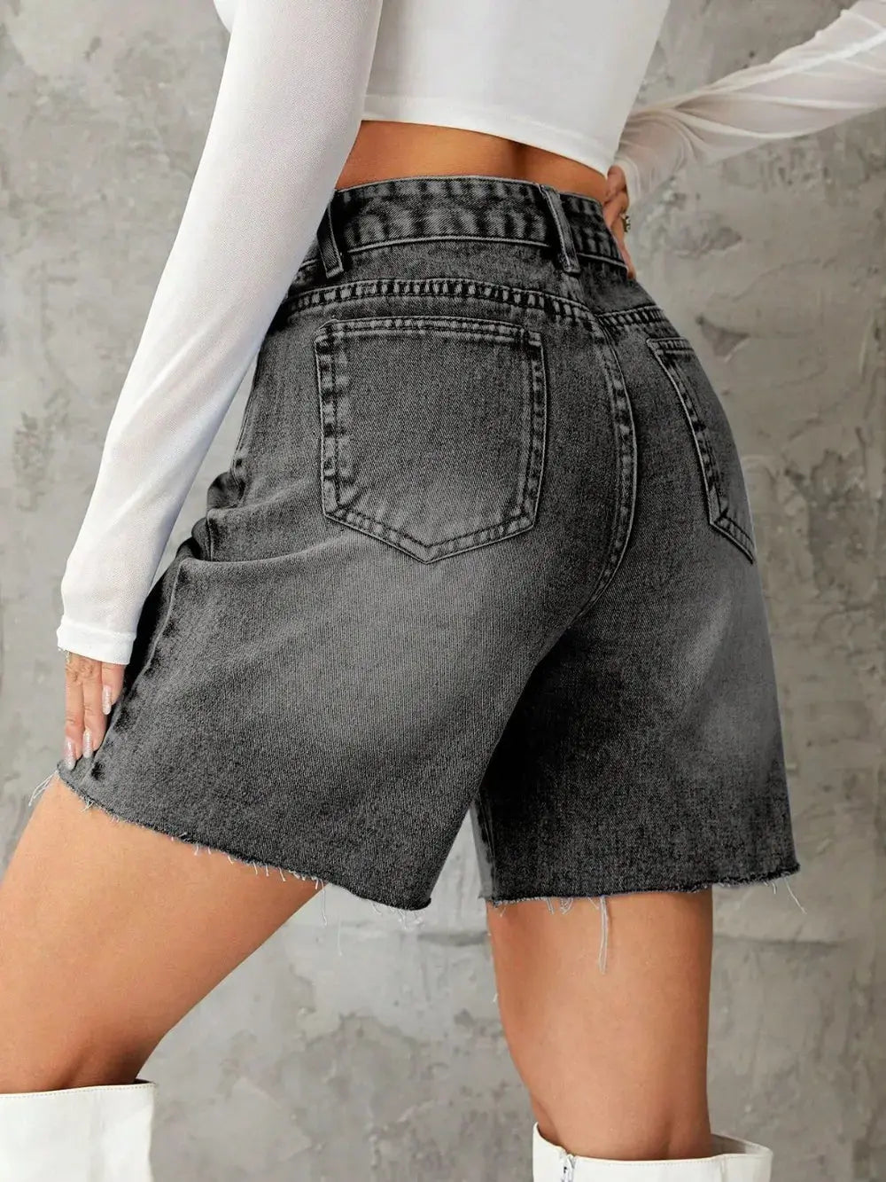 Frayed Hem Denim Shorts  Style Ratio