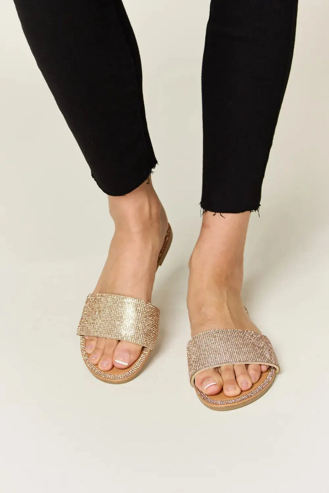 WILD DIVA Rhinestone Open Toe Flat Sandals  Style Ratio